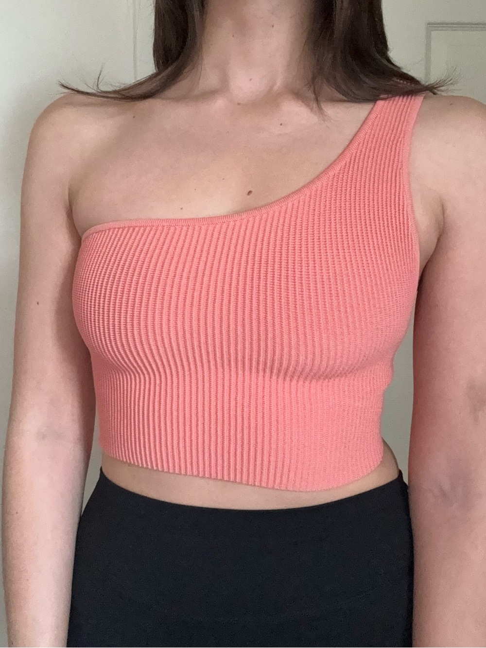 Aritzia Sculpt Knit One-Shoulder Cropped Tank in Coral Pink